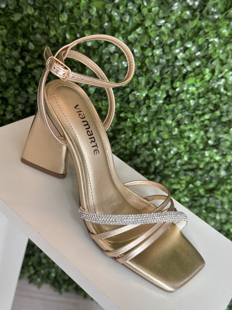 sandália metalizada gold via marte 23 9205 01 sandália metalizada gold via marte 23 9205 01