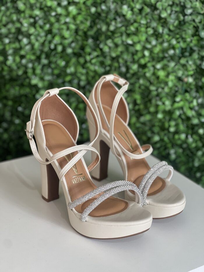 sandalia salto alto cristal branco off vizzano 6292.256 sandalia salto alto cristal branco off vizzano 6292.256