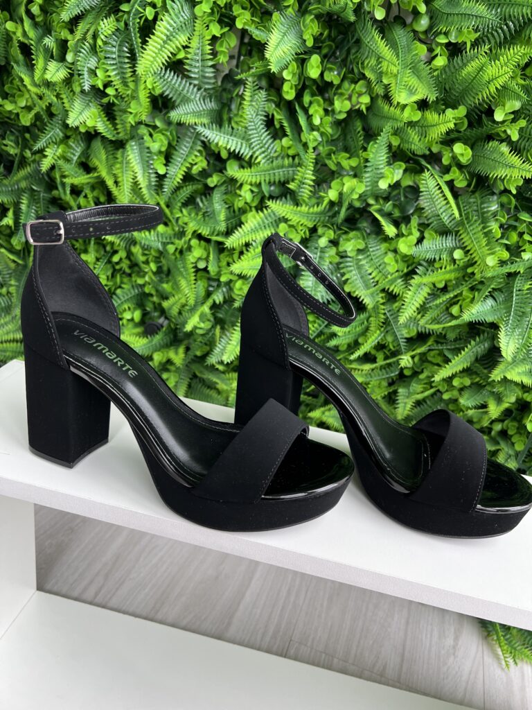 sandália nobuck verniz preto via marte 23 14605 01 sandália nobuck verniz preto via marte 23 14605 01