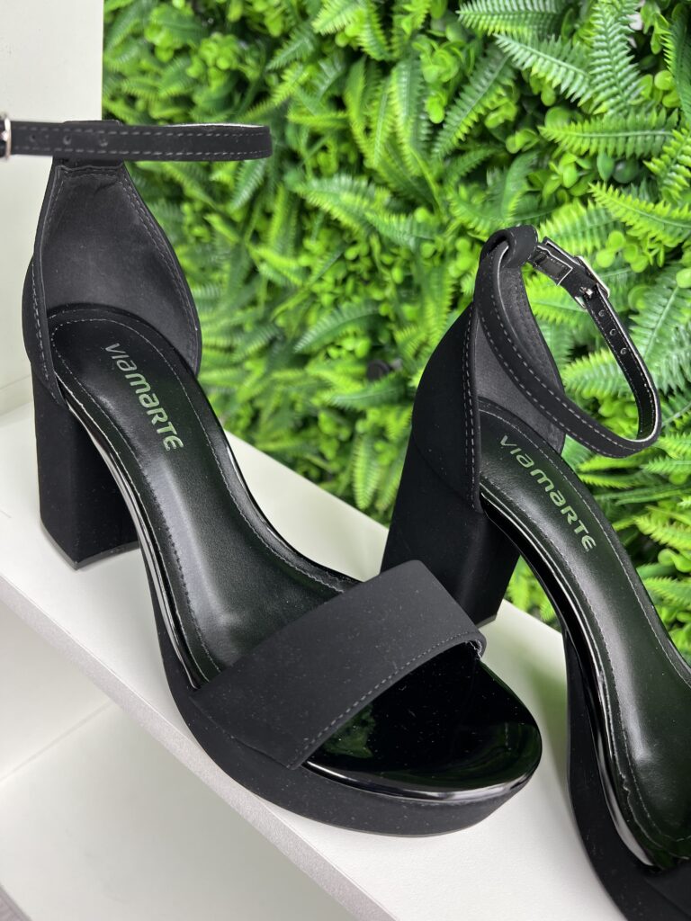 sandália nobuck verniz preto via marte 23 14605 01 sandália nobuck verniz preto via marte 23 14605 01