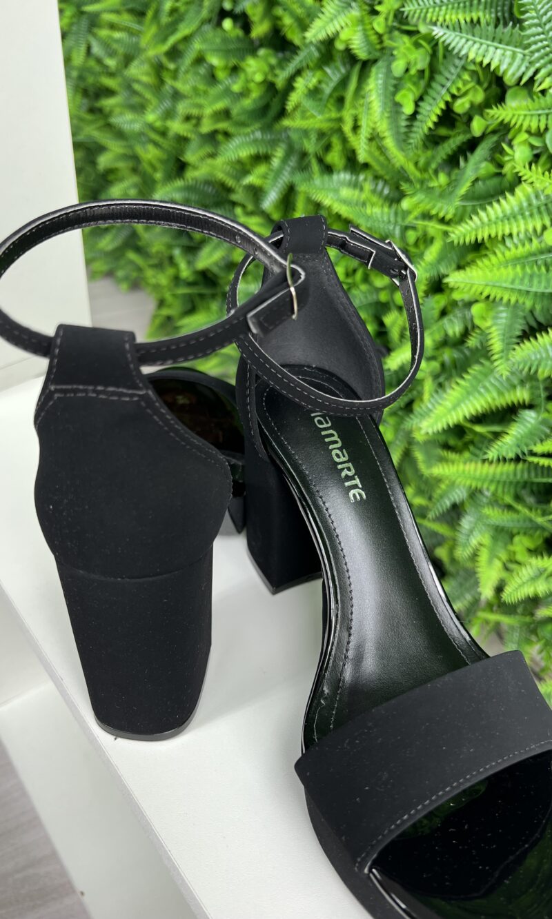 sandália nobuck verniz preto via marte 23 14605 01 sandália nobuck verniz preto via marte 23 14605 01