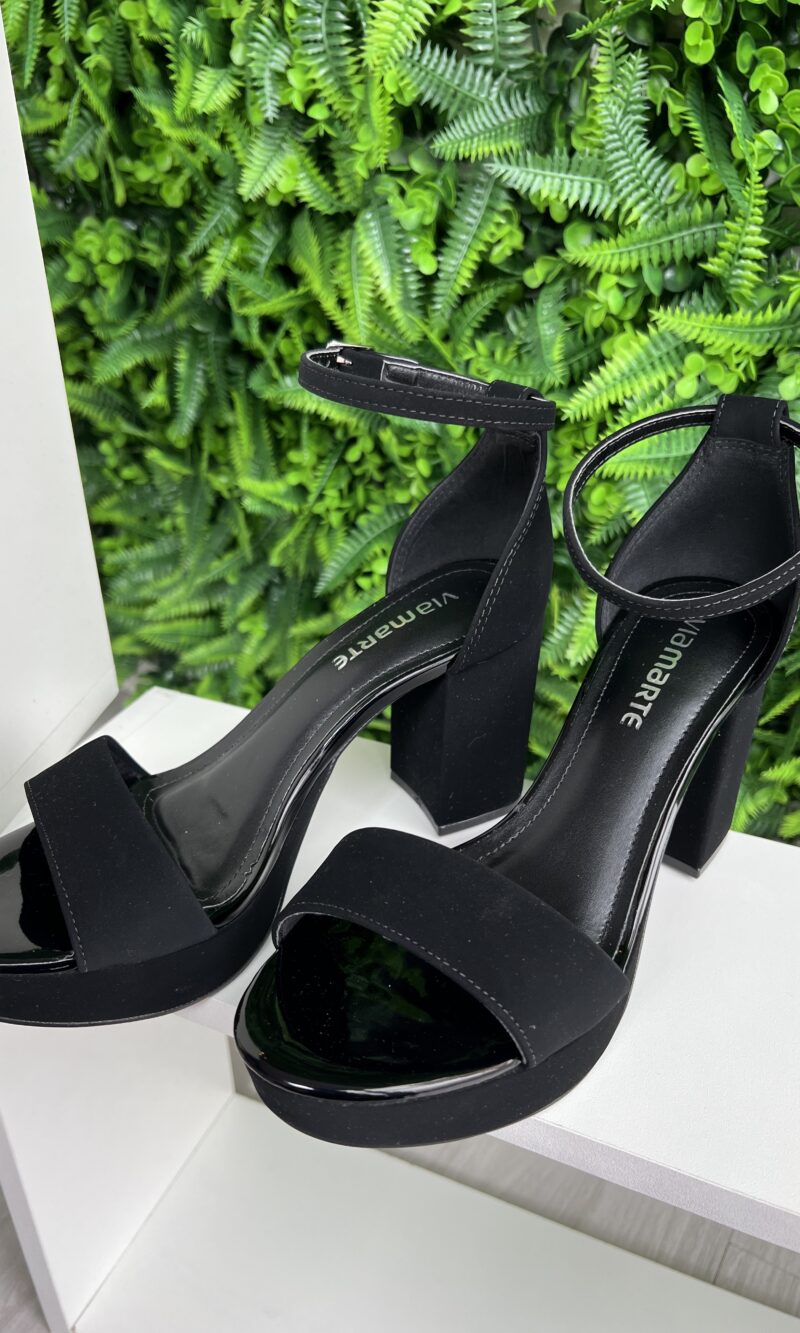 sandália nobuck verniz preto via marte 23 14605 01