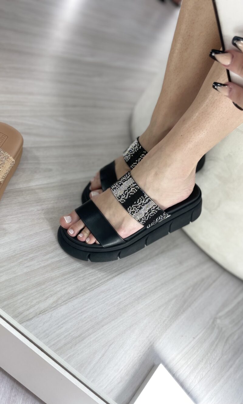 tamanco 2 tiras strass moleca bege