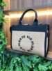 bolsa tote média palha bege claro preto via marte ref: b1 120 01
