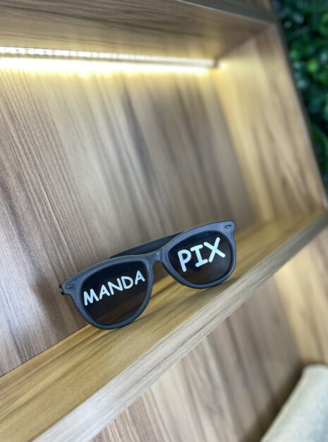 Óculos manda pix