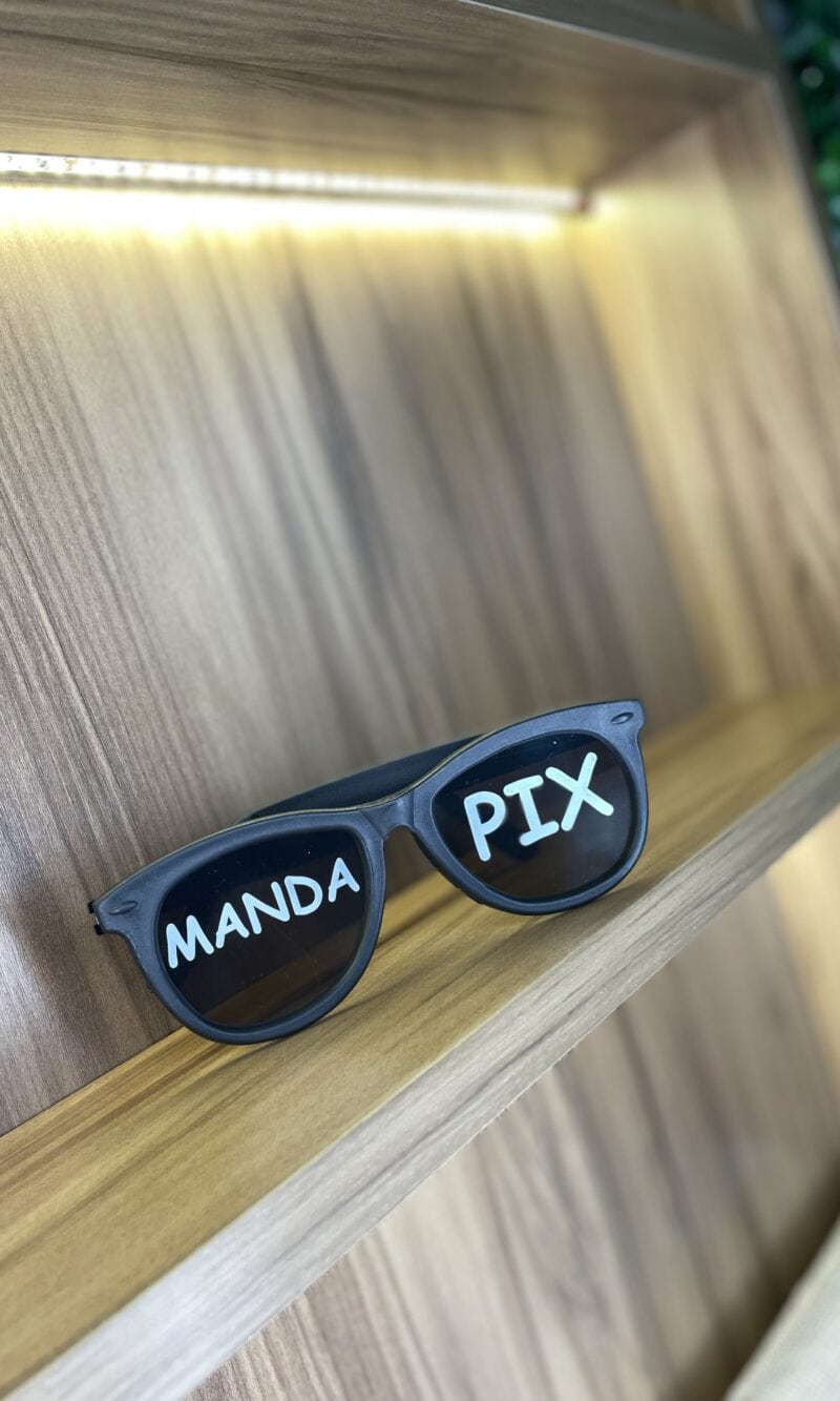 Óculos manda pix
