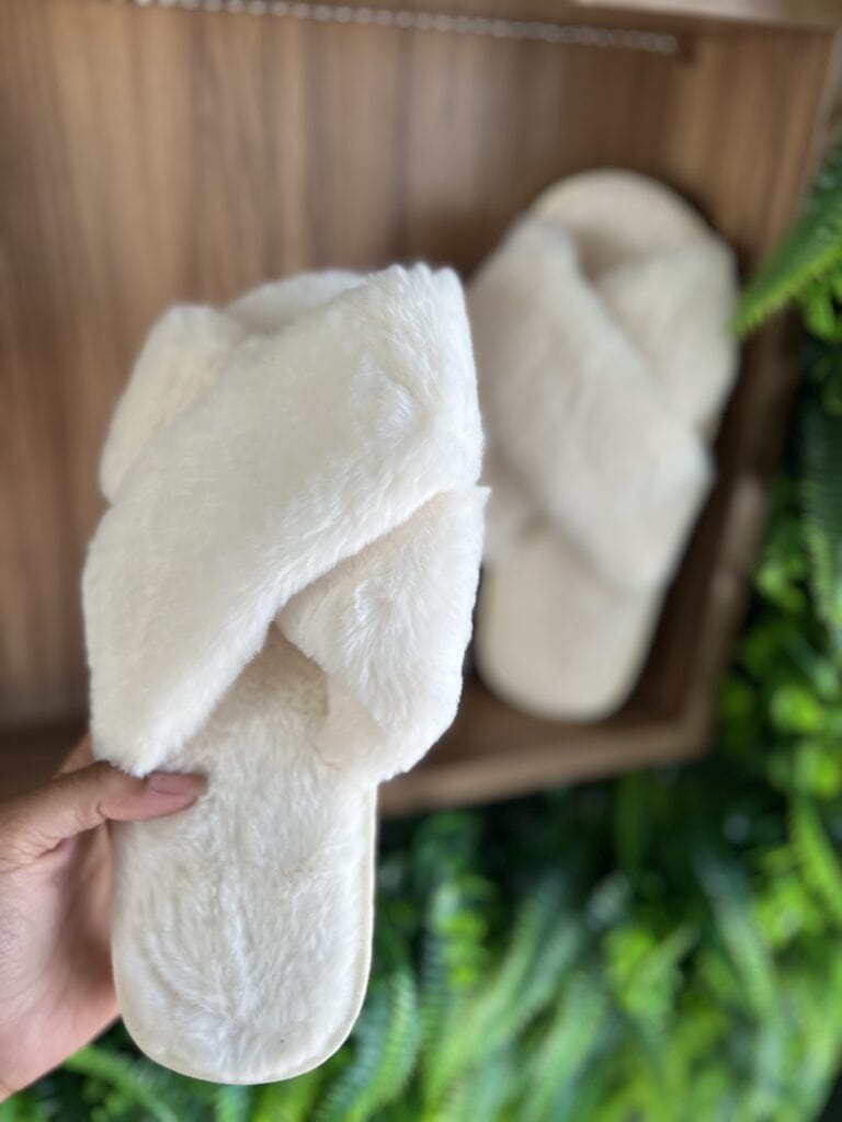 pantufa x 2 tiras branco pantufa x 2 tiras branco