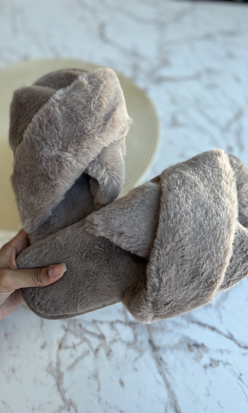 pantufa x 2 tiras marrom pantufa x 2 tiras marrom