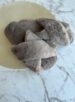 pantufa x 2 tiras marrom