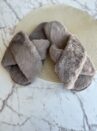 pantufa x 2 tiras marrom