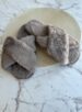 pantufa x 2 tiras marrom