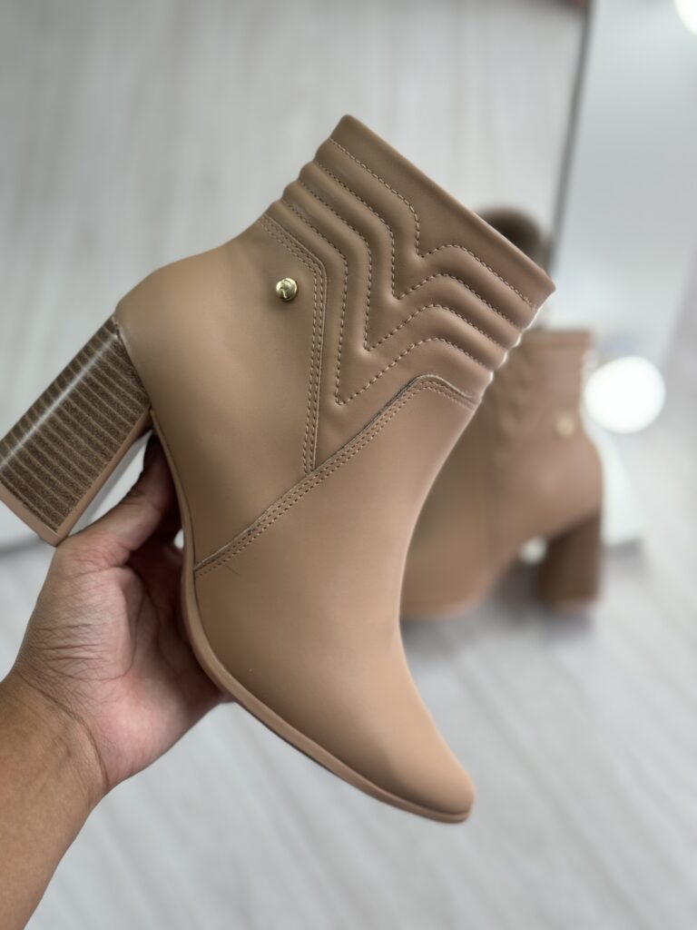 bota bico fino bege ramarim 23 58123