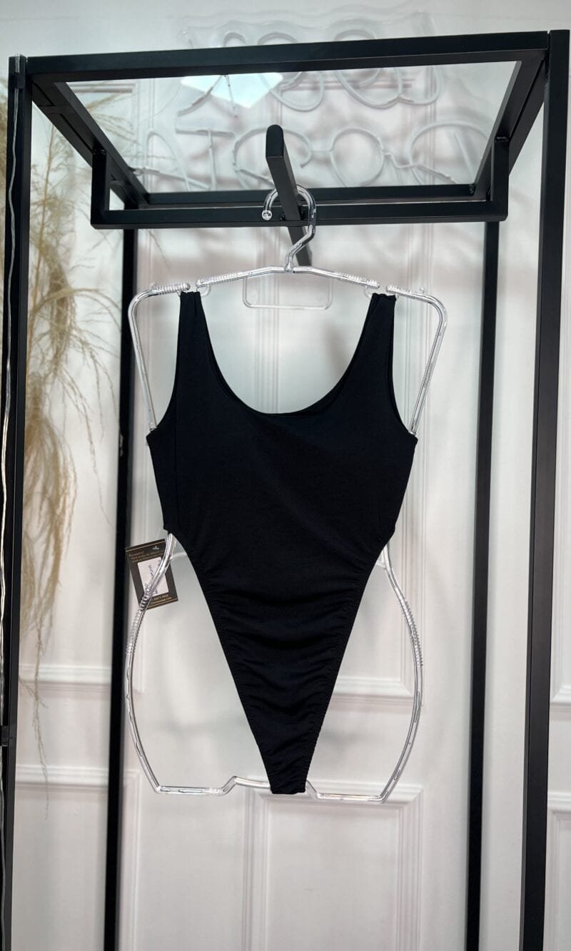body cavado celestia preto