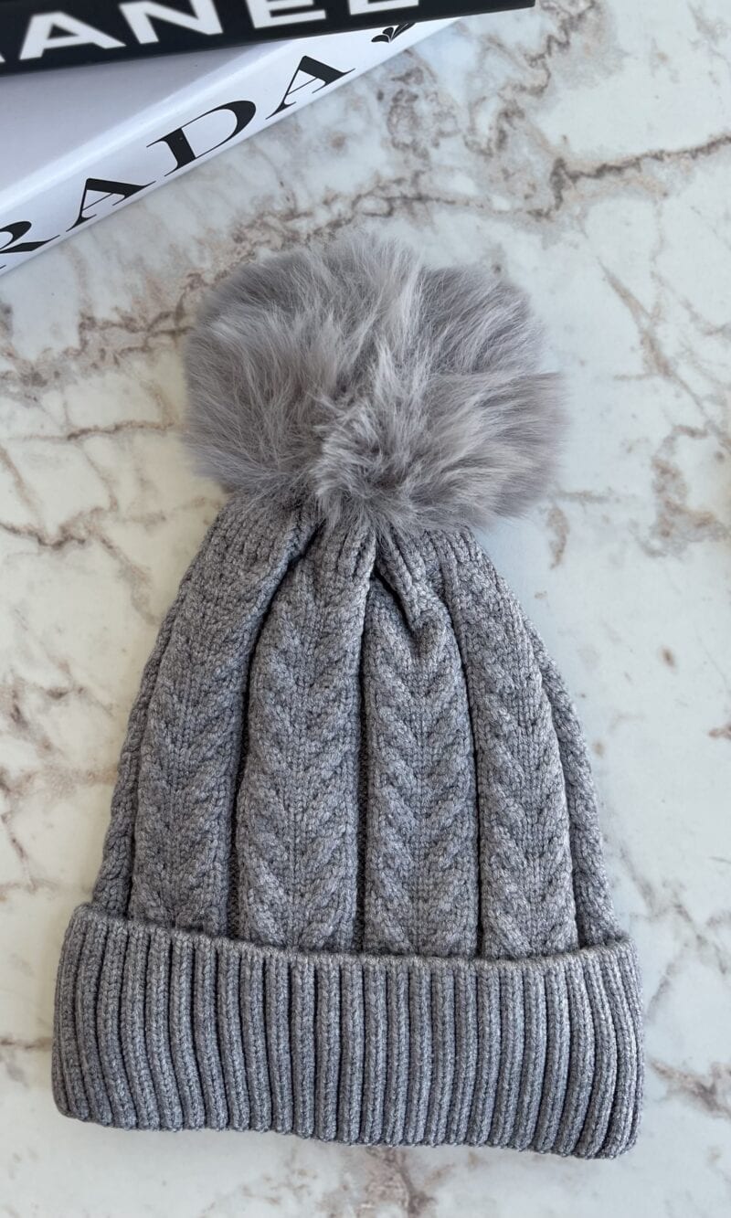touca pompom cinza liso