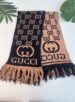 cachecol gu modal preto/bege