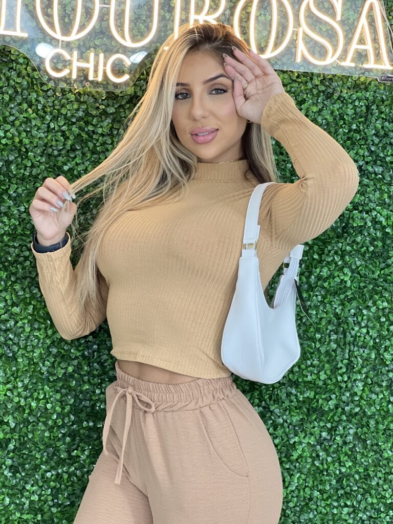 cropped canelado manga longa tuane bege médio cropped canelado manga longa tuane bege médio