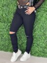 calça jeans preto com rasgo