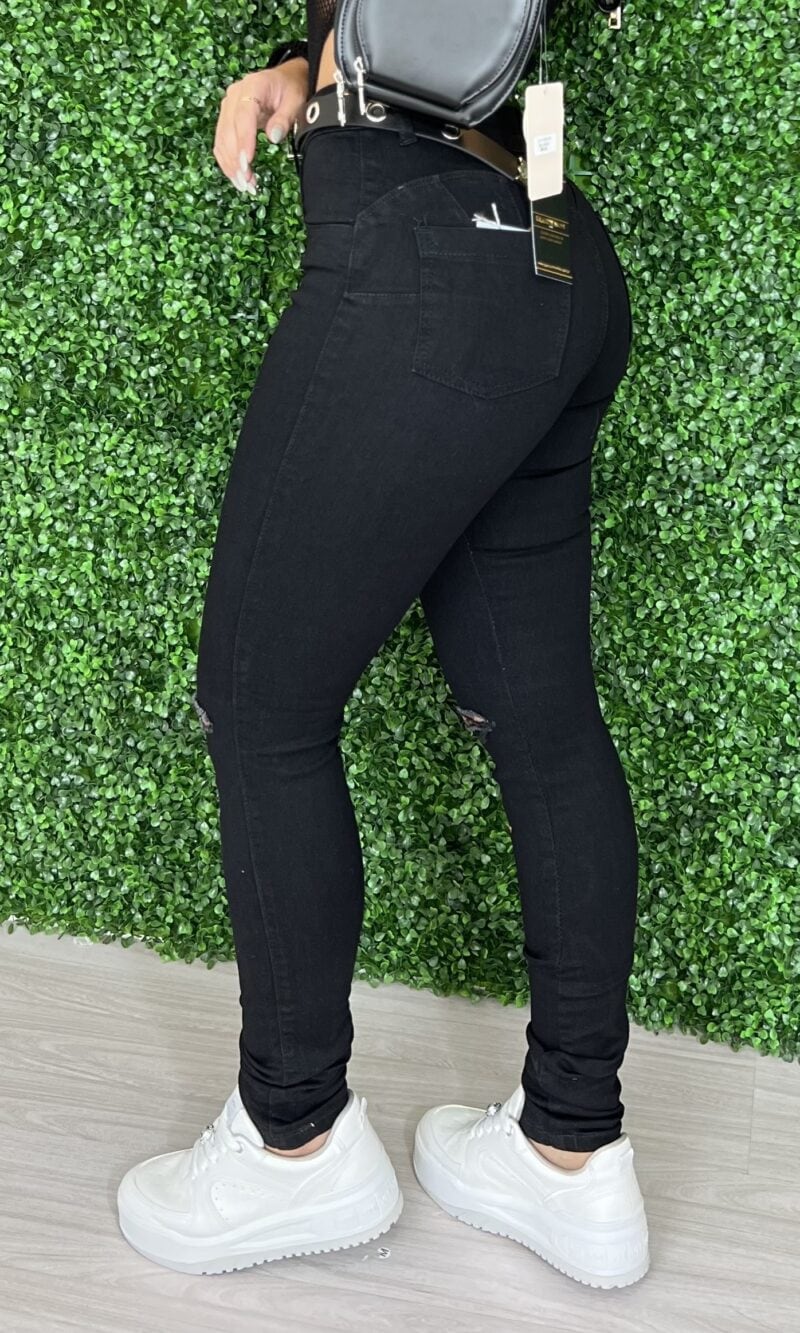 calça jeans preto com rasgo calça jeans preto com rasgo