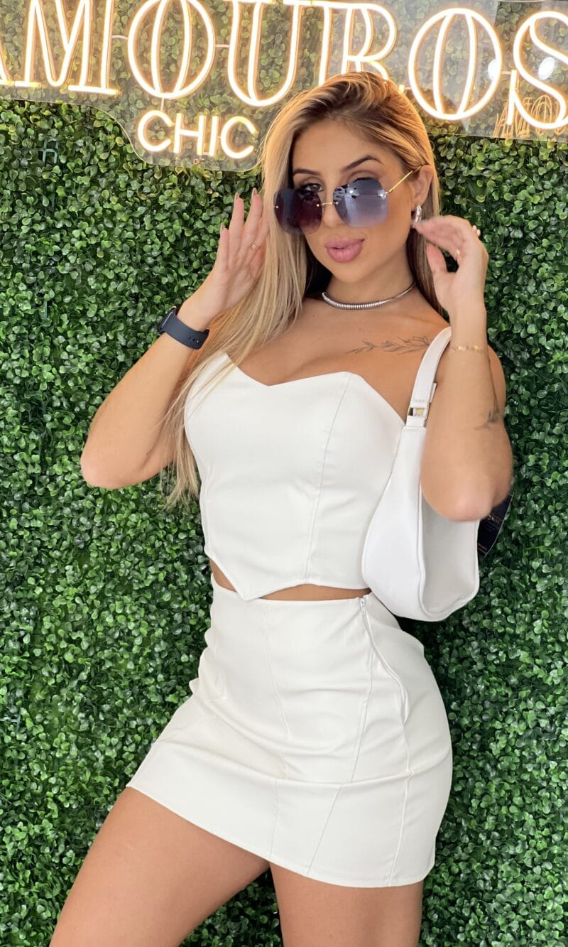 body manga longa clarice nude body manga longa clarice nude