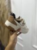 tênis casual bege/marrom off white/preto via marte 042 004 06