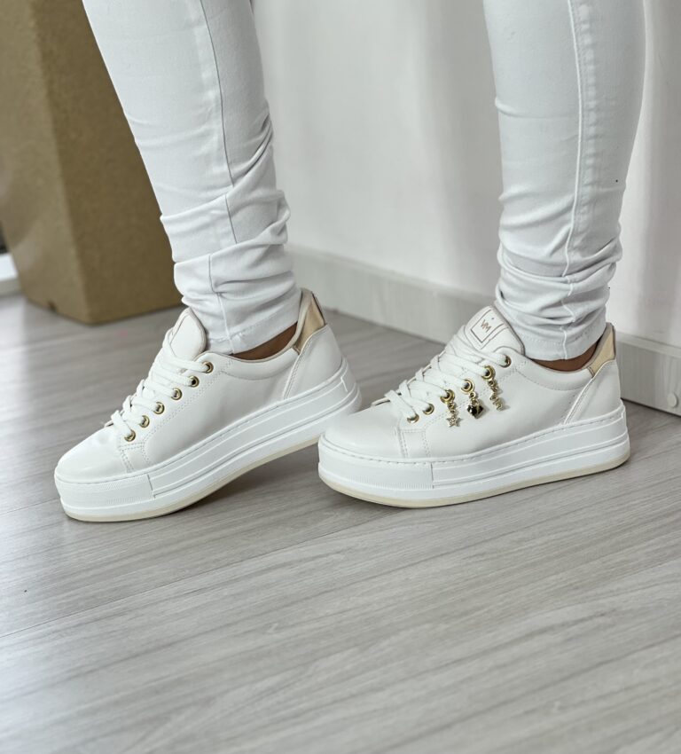 tênis casual pingente branco dourado via marte 093 009 07