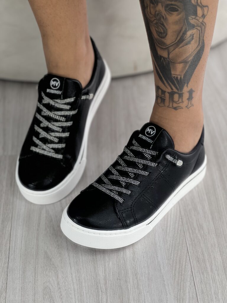 tênis casual brilho preto via marte 016 002 01 tênis casual brilho preto via marte 016 002 01