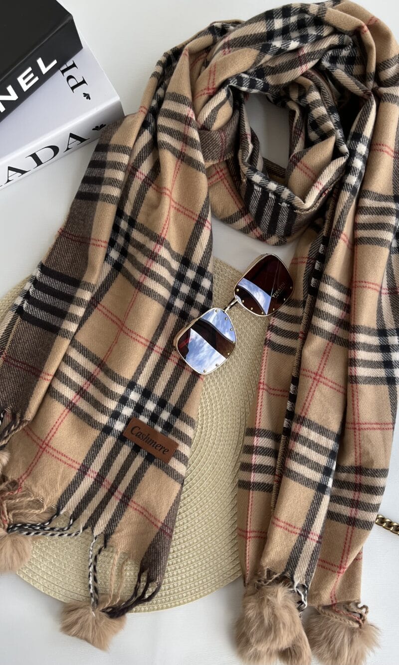 lenço flanelado pompom bege/bege