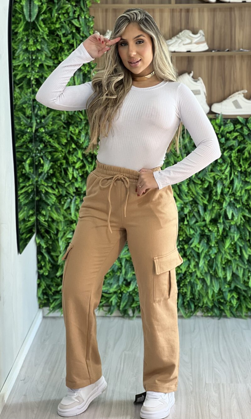 calça pantalona mônica bege