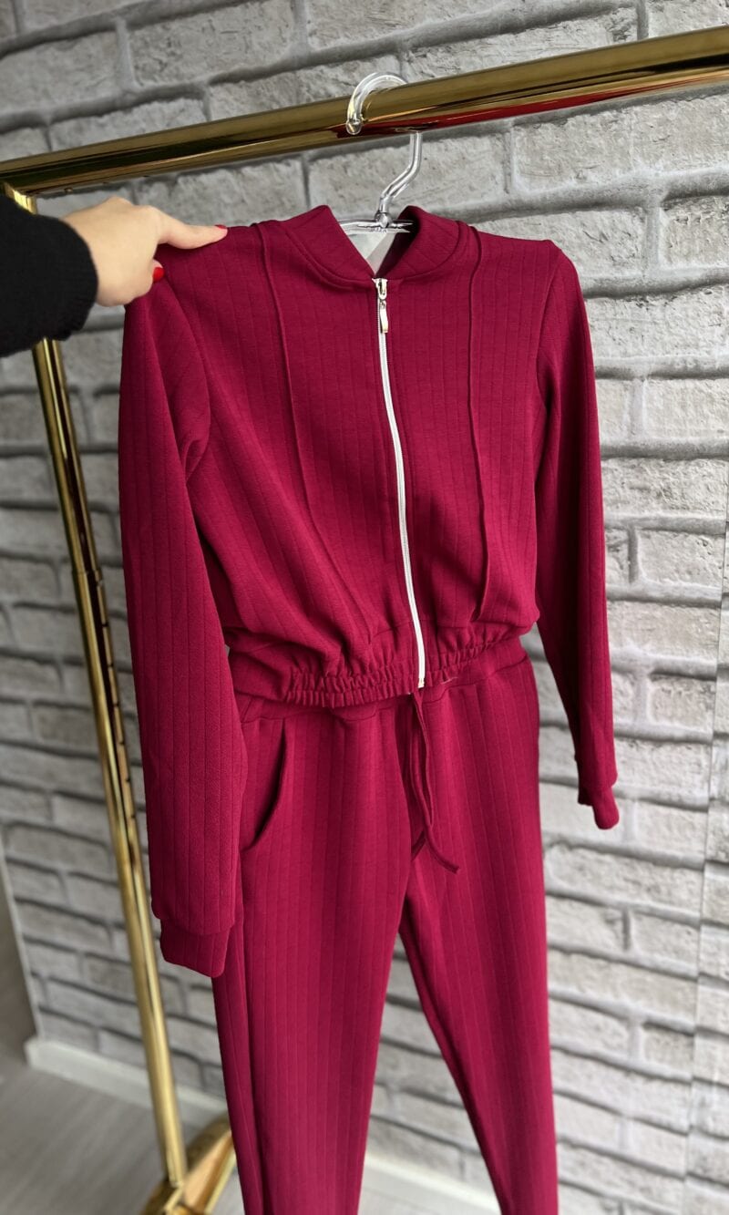 conjunto casaqueto bordô