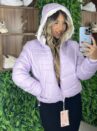 jaqueta puffer reversível ursinha lilás com branco