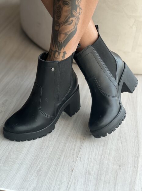 bota cano curto tratorada preto chelsea ramarim