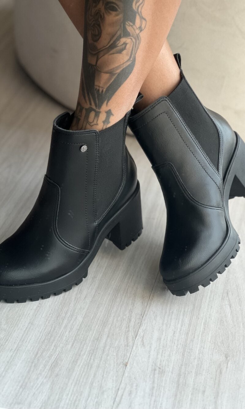 bota cano curto tratorada preto chelsea ramarim
