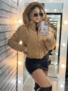 jaqueta puffer cotelê jaque caramelo
