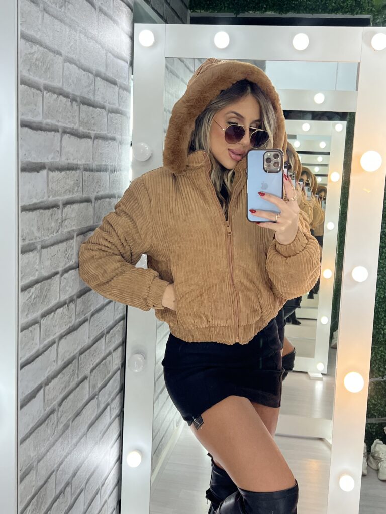 jaqueta puffer cotelê jaque caramelo