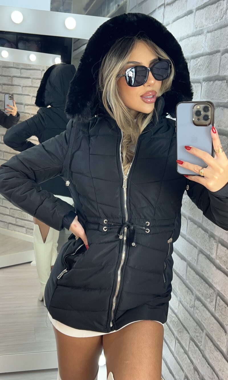 parka apeluciada yas preto