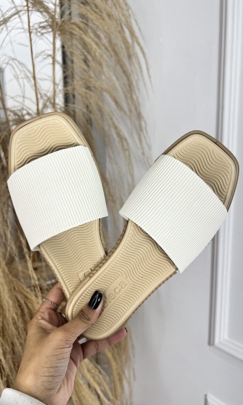 chinelo slide moleca branco/off 5494100