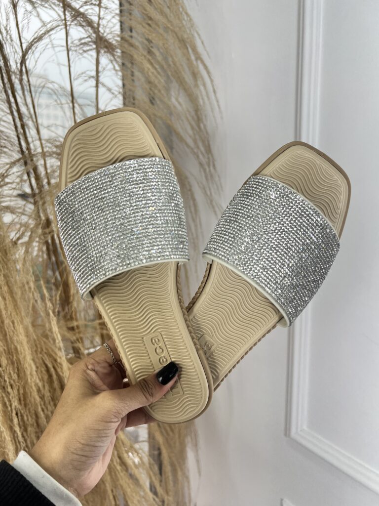 chinelo slide strass branco off moleca 5494106