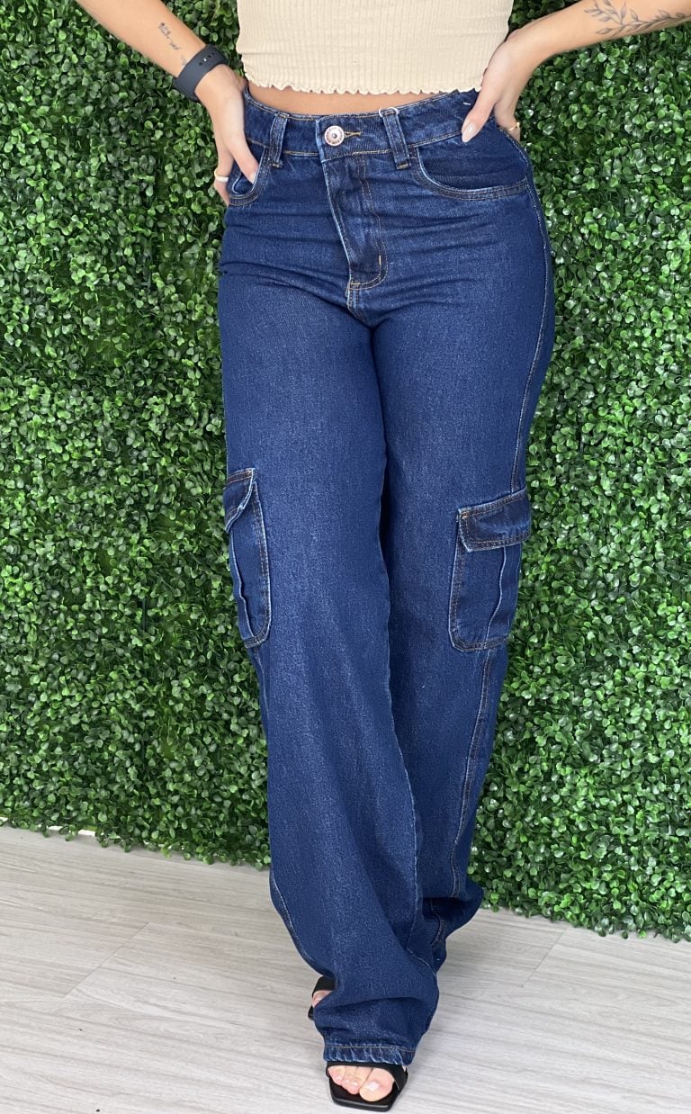 calça jeans wide leg cargo