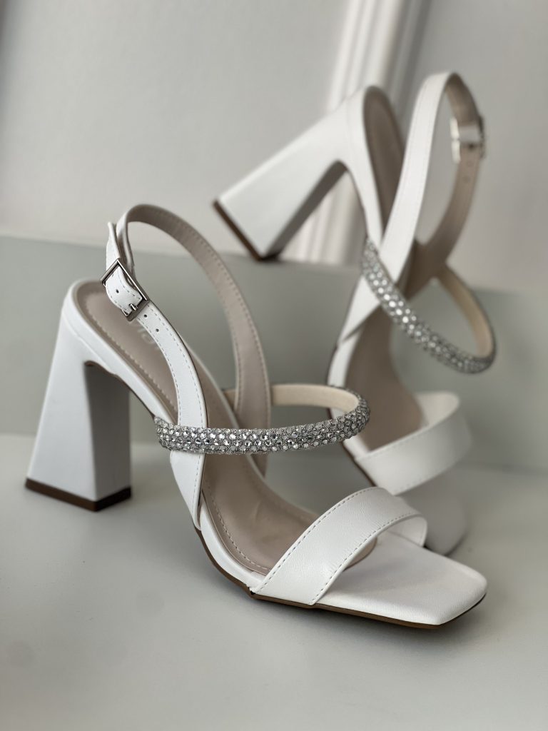 sandália de salto alto branco via marte 150 009 01 sandália de salto alto branco via marte 150 009 01