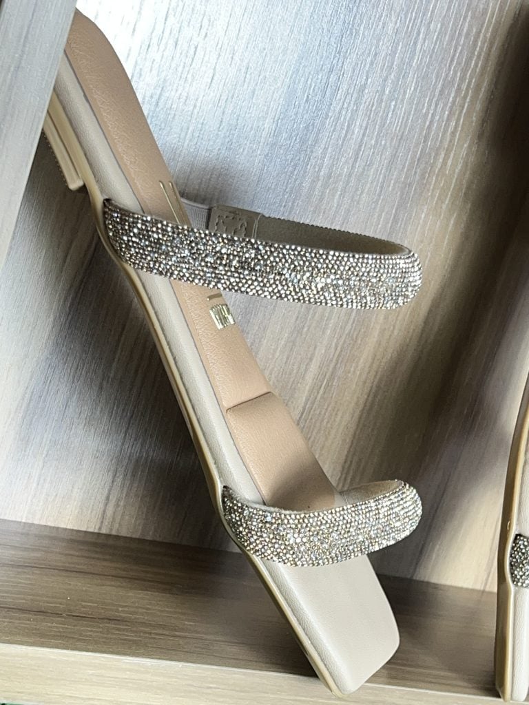 rasteirinha strass bege vizzano 6513.100 rasteirinha strass bege vizzano 6513.100