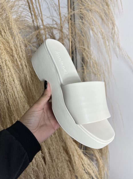 chinelo tamanco branco off moleca 5503.100