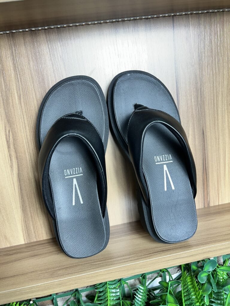 chinelo sandália preto vizzano 6499.112. chinelo sandália preto vizzano 6499.112.