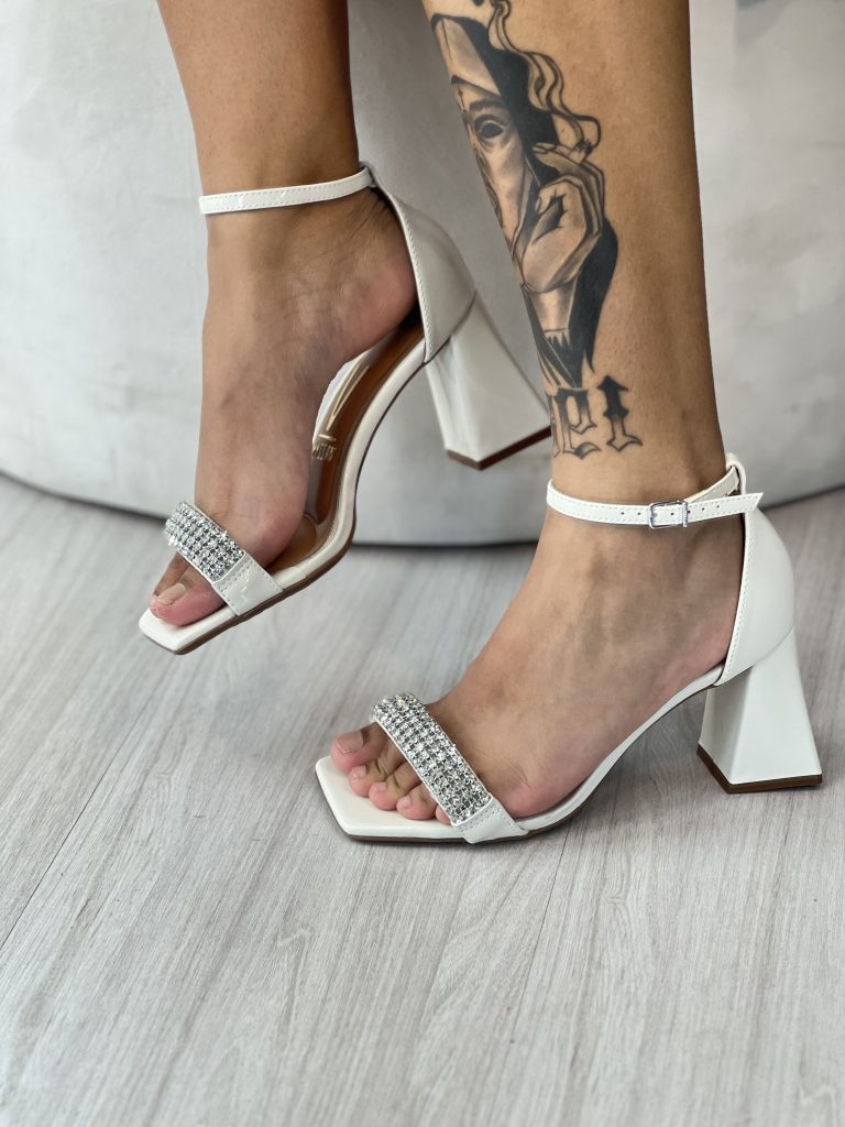 sandália strass branco off vizzano 6464.134 sandália strass branco off vizzano 6464.134