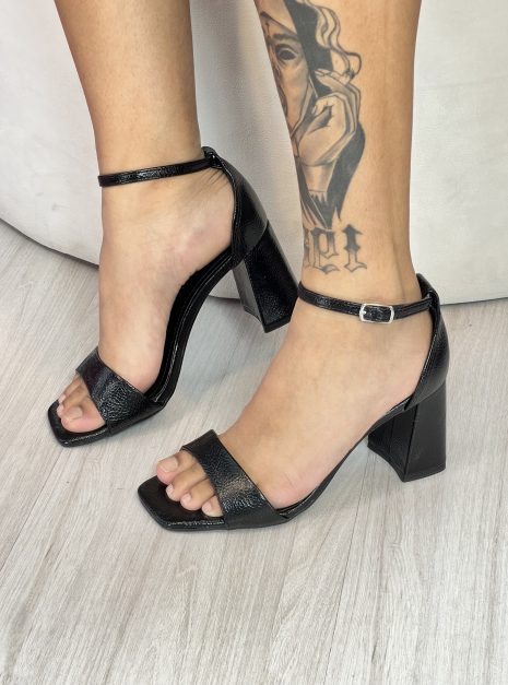 sandália salto bloco preto via marte 105 004 02