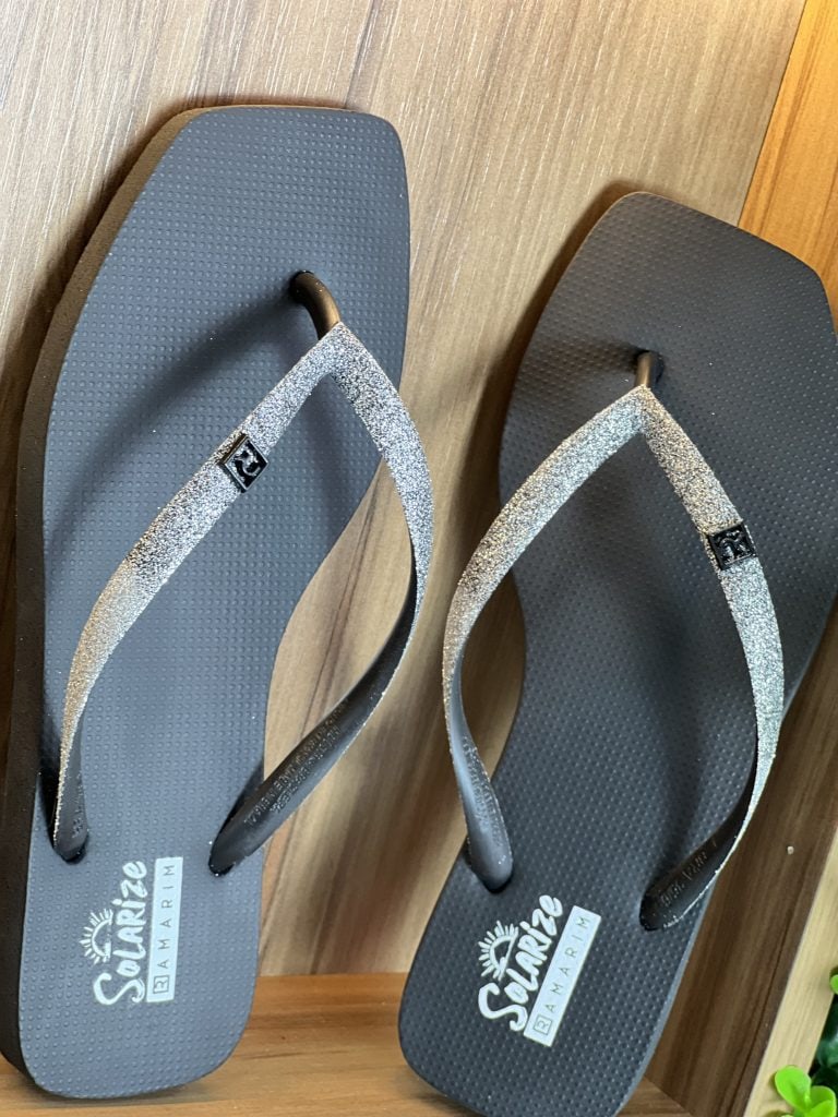 chinelo bico quadrado glitter preto ramarim 241244 chinelo bico quadrado glitter preto ramarim 241244