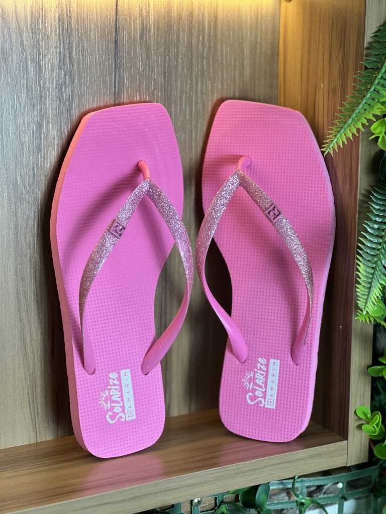 chinelo bico quadrado glitter rosa chiclete ramarim 241233 chinelo bico quadrado glitter rosa chiclete ramarim 241233