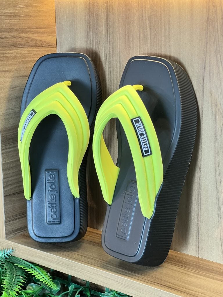 chinelo petite jolie hit amarelo neon/preto pj7286