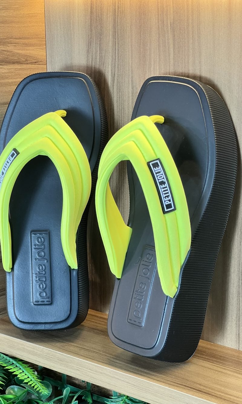 chinelo petite jolie hit amarelo neon/preto pj7286