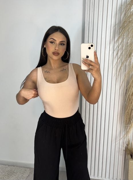 body carlinha nude