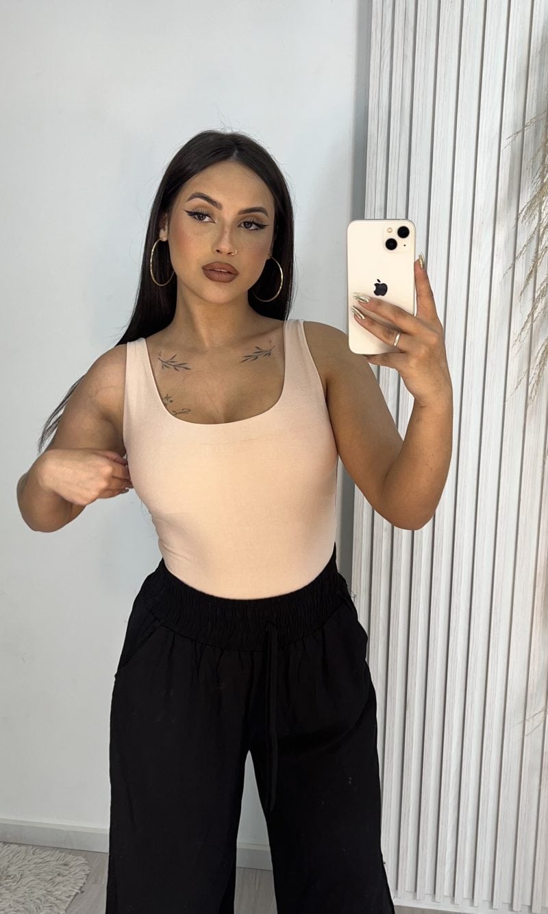 body carlinha nude